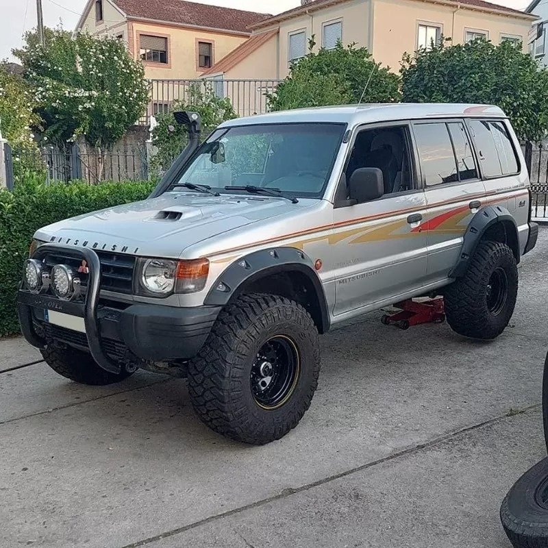 ALETINES MITSUBISHI MONTERO V20 (5 PUERTAS)
